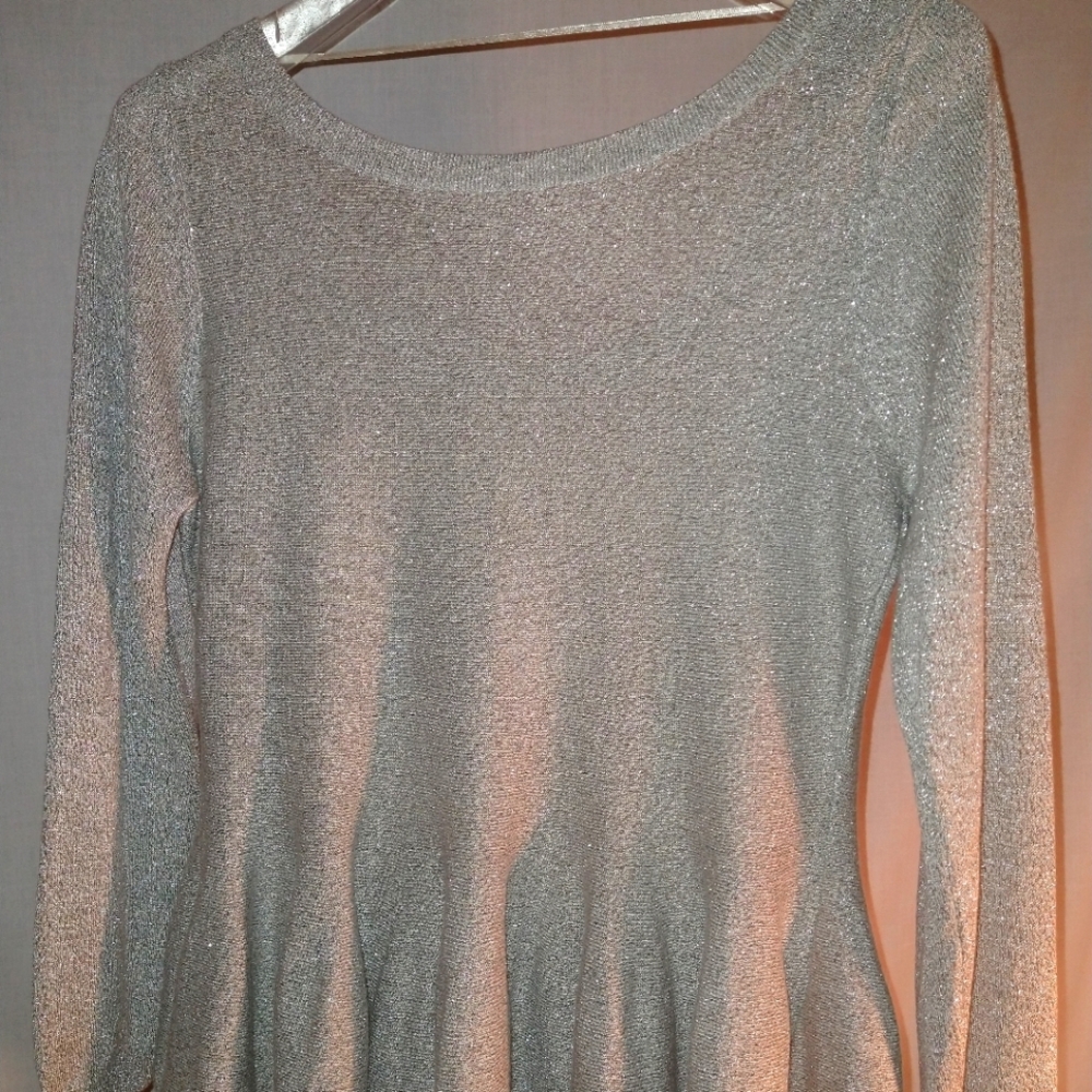 PHILOSOPHY (***NEIMAN MARCUS***) SILVER METALLIC SCOOP NECK PEPLUM SWEATER